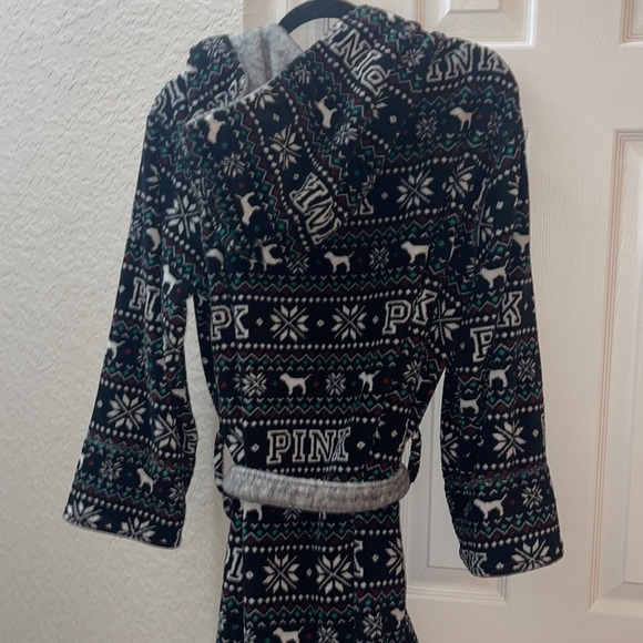 PINK Robe - Picture 4 of 5